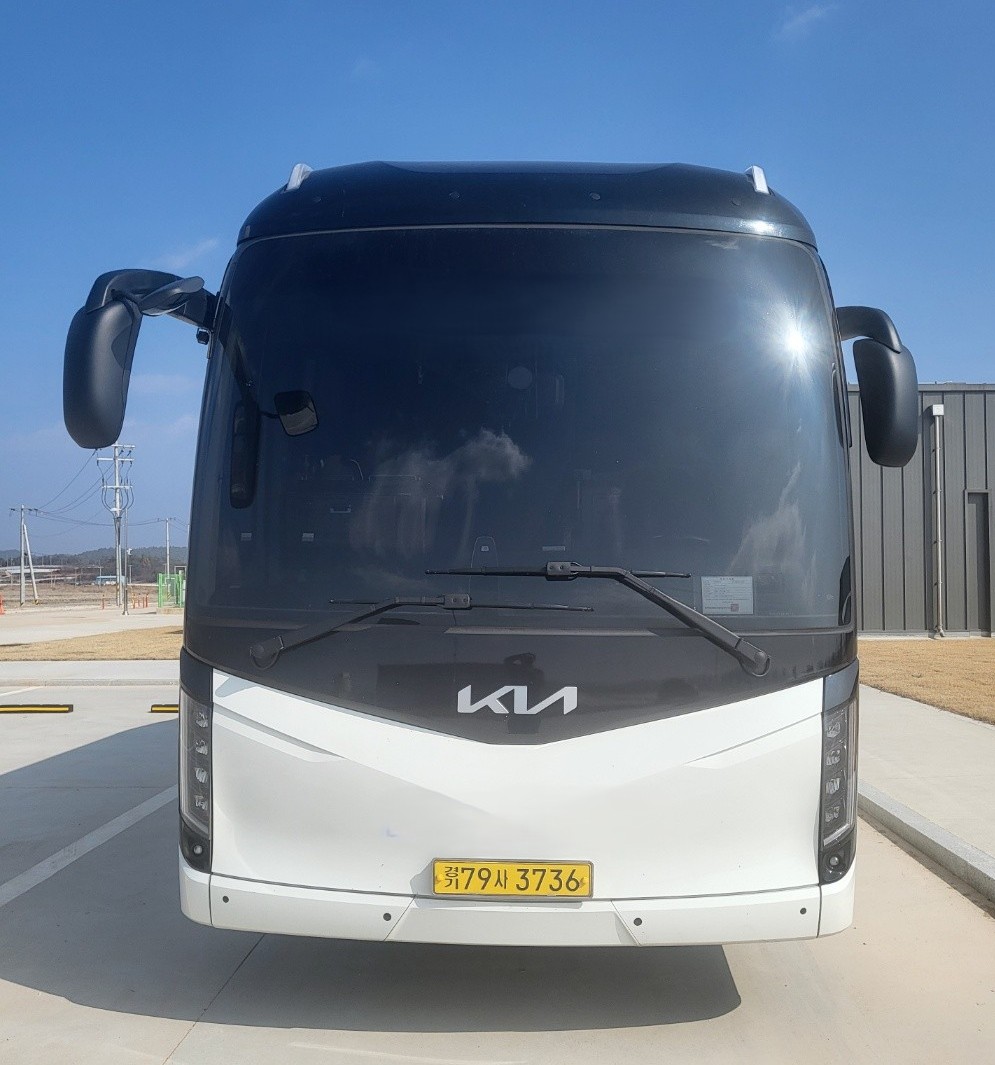 45 passenger charter bus exterior in Korea