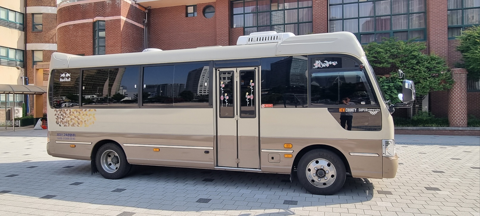 YourBus Korea Vehicle Photo 16