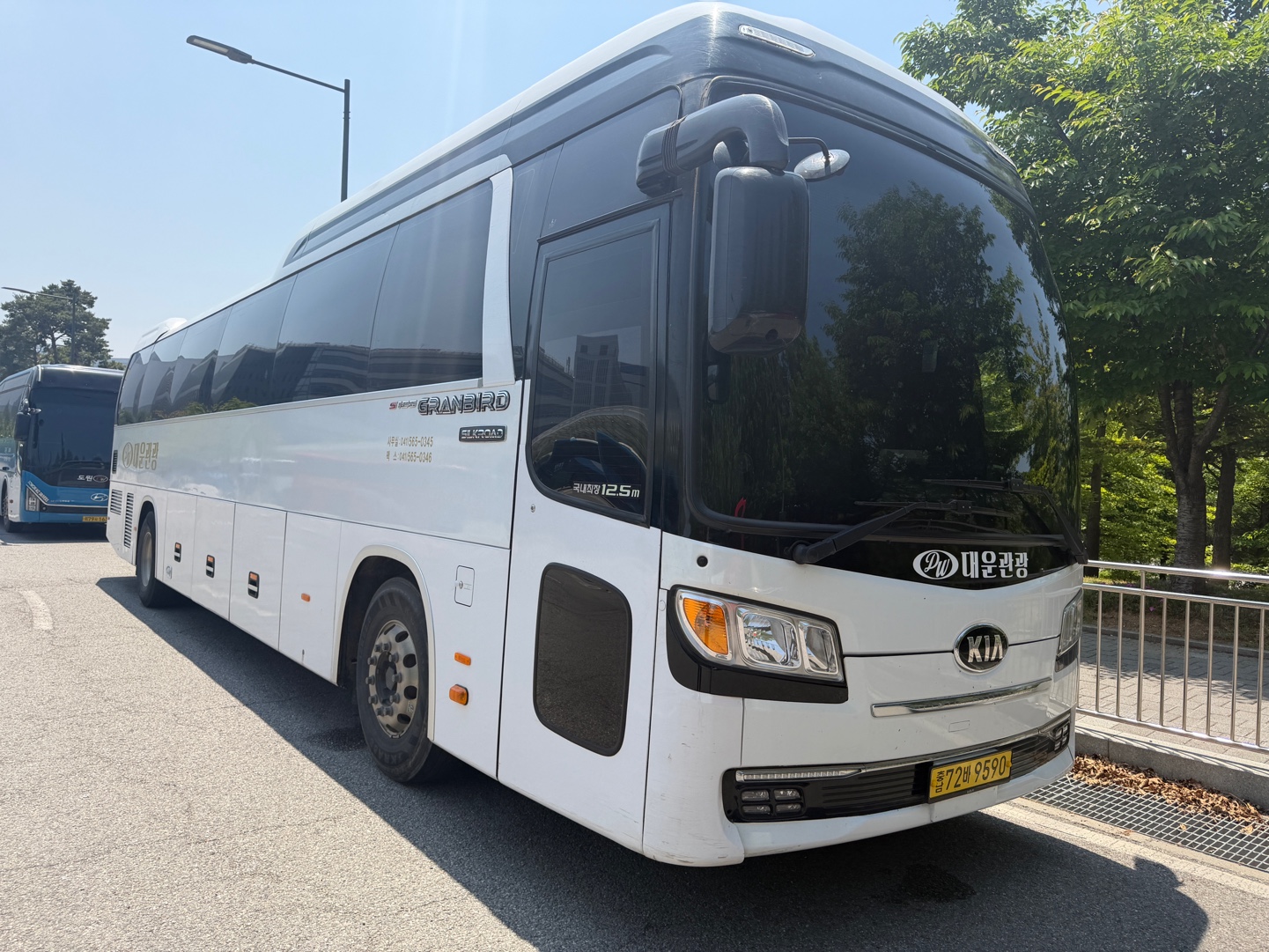 YourBus Korea Vehicle Photo 17