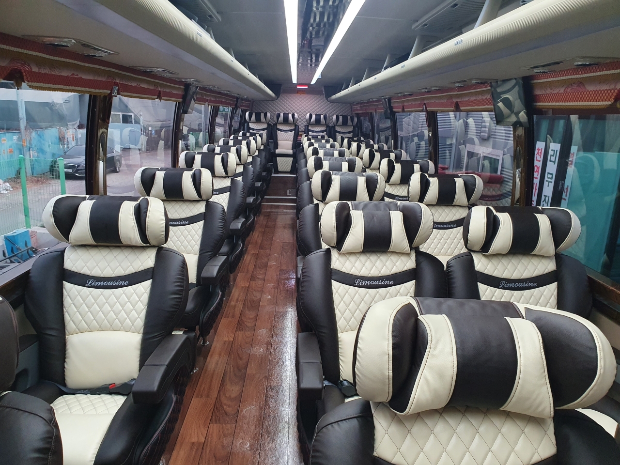 YourBus Korea Vehicle Photo 23